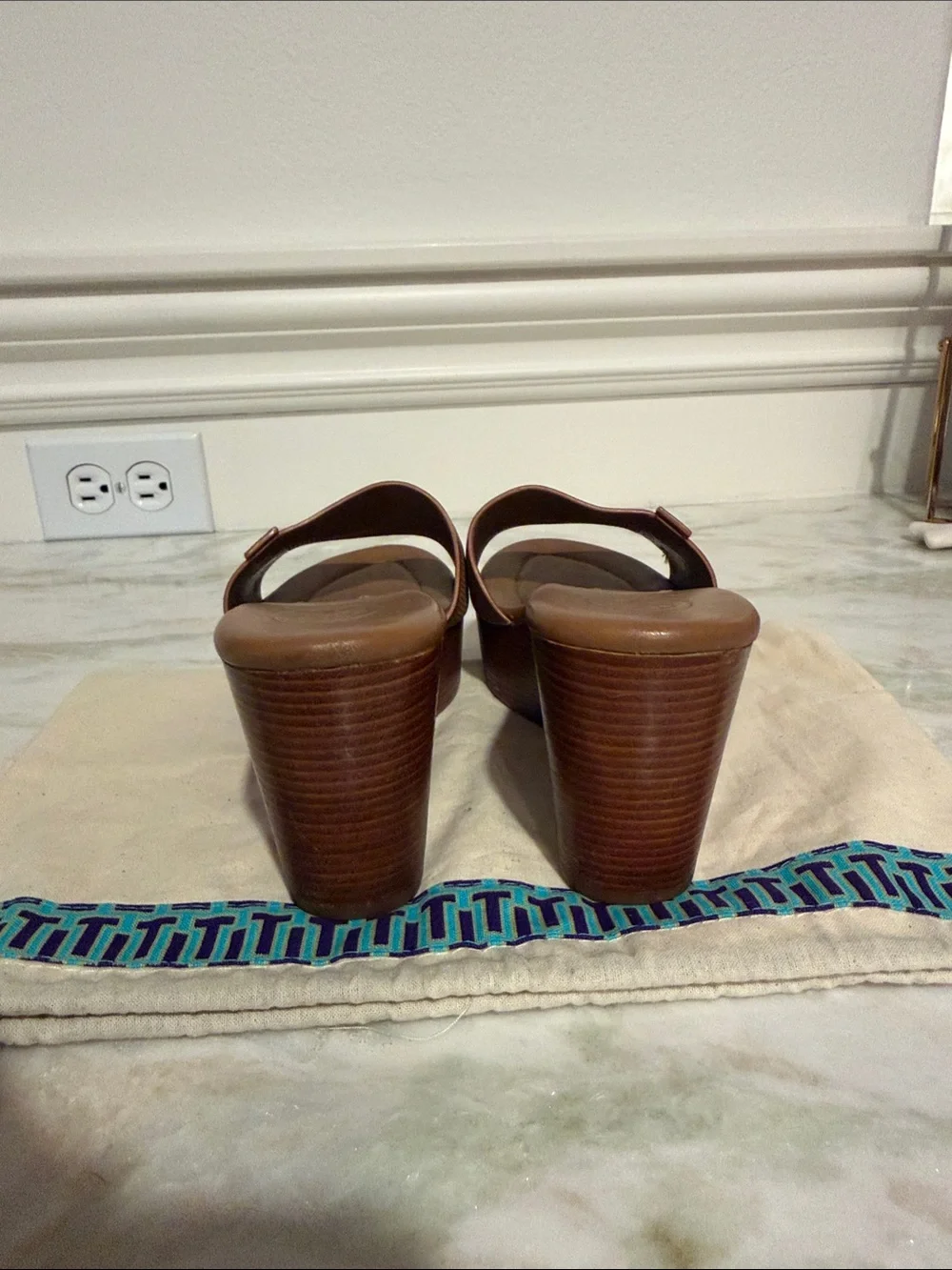 ✨ TORY BURCH Mikael 6.5 PERFORATED WEDGE SLIDE SANDALS — Royal tan ✨ Excellent